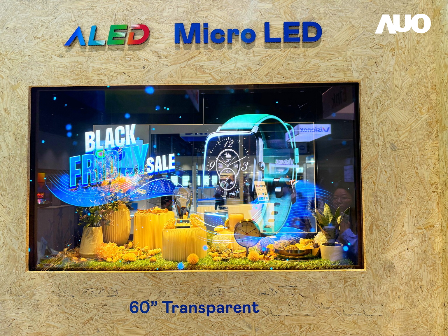 友達領先業界打造「60吋高透明度Micro LED顯示器」，具高穿透率、低繞射、高亮度、無縫拼接等優勢，展現如家庭玄關窗屏、商品展示櫥窗，或觀光運具的導覽窗屏之應用潛力，獲台灣精品標誌